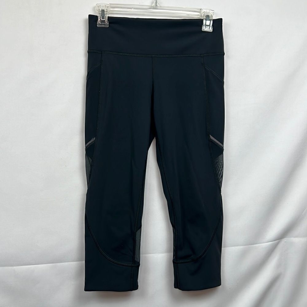 Lululemon gray and mesh cropped leggings size 6 EUC